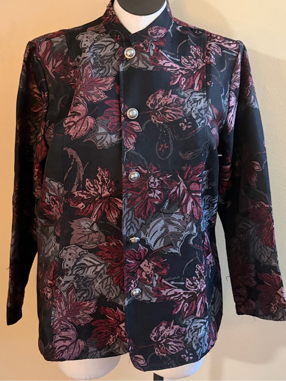 TUDOR COURT vintage Women's Black Floral Jacquard Sweater Jacket